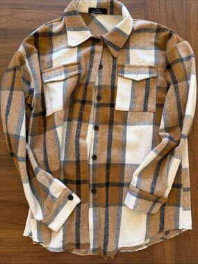 Casual Plaid Button-Up Shacket in Camel & Cream